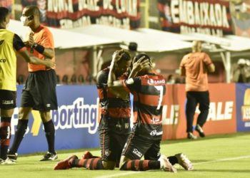 Com golaço no fim, Vitória elimina o Altos e volta às semifinais da Copa do Nordeste após 4 anos
