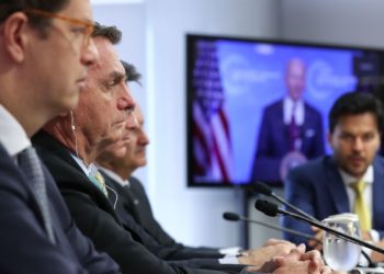 Bolsonaro promete fim das emissões de gases de efeito estufa até 2050