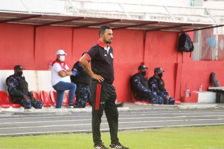 Coiteense Zé Carijé deixa o comando técnico do Atlético de Alagoinhas