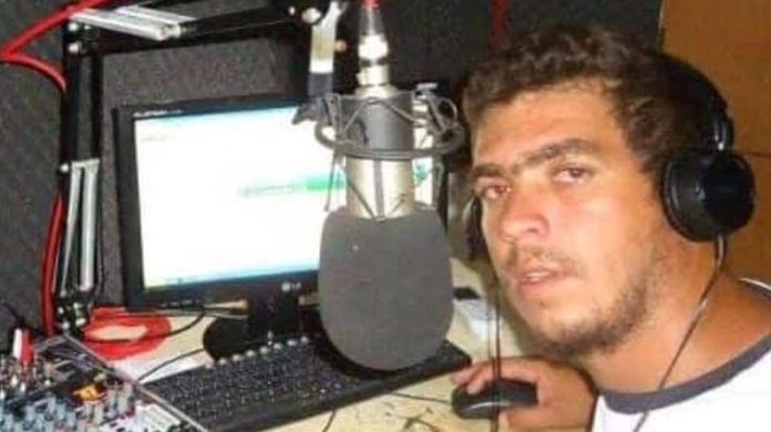 Radialista é assassinado na porta de casa em Planaltino