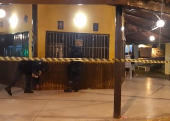 Prefeitura de Valente manda interditar bares após repercussão negativa de aglomeração de pessoas