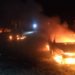 Abaré – Quadrilha faz reféns, explode cofre de banco, incendeia carros e foge de canoa (vídeo)