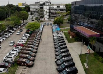 Governador reforça segurança de 15 municípios com entrega de 50 viaturas. Serrinha e Nova Fátima receberam