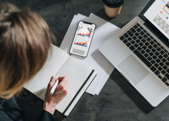 Plataforma oferece 400 bolsas de estudo para cursos da área de tecnologia