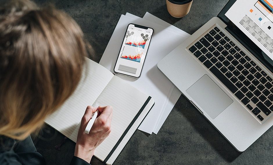 Plataforma oferece 400 bolsas de estudo para cursos da área de tecnologia
