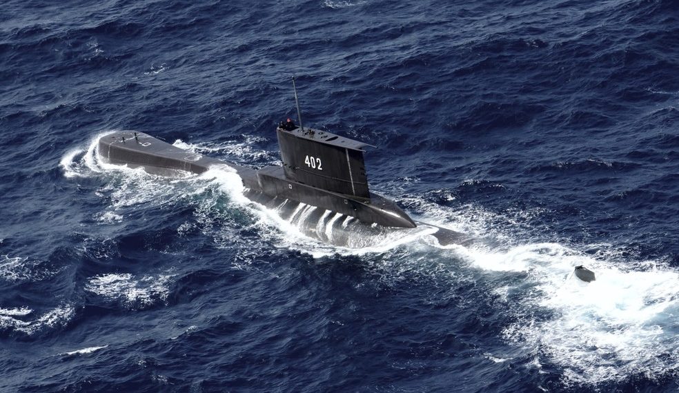 Oxigênio de submarino que sumiu com 53 a bordo pode acabar amanhã