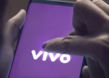 Vivo foi condenada a pagar R$ 15 mil a consumidora que havia feito o pedido de cancelamento de linha telefônica