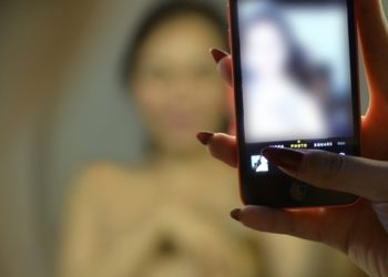 MP apreende celular de acusado de divulgar imagens de adolescente despida na internet