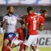 Copa Sul-Americana: Bahia busca empate depois de sofrer dois gols do Independiente e Gilberto desperdiça pênalti da virada