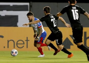 Bahia tem dois expulsos, perde para o City Torque e é eliminado da Sul-Americana