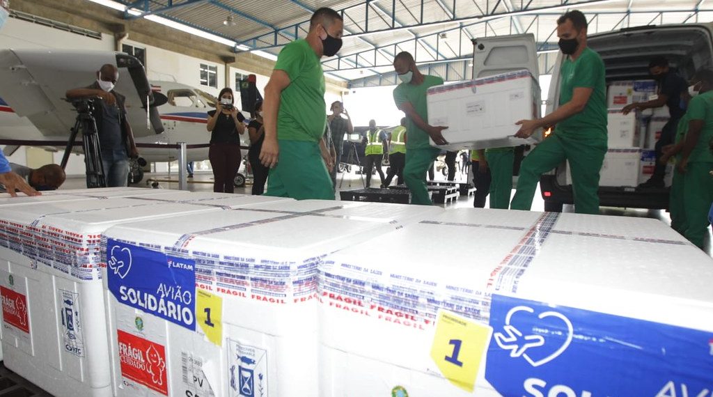 Bahia recebe primeiro lote de vacinas da Pfizer e mais 405 mil doses da AstraZeneca