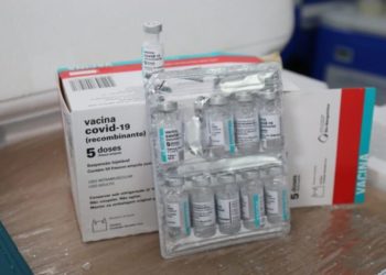 Bahia recebe remessa com 351.750 doses de vacinas contra a Covid-19