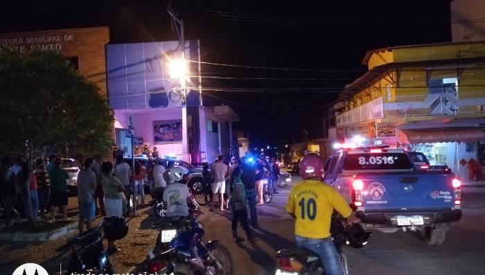 Comerciantes de Monte Santo vão às ruas em protesto contra Lockdown