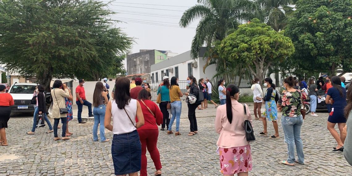 Vacinação em Coité incluindo novos grupos prioritários acontece na Secretaria de Saúde