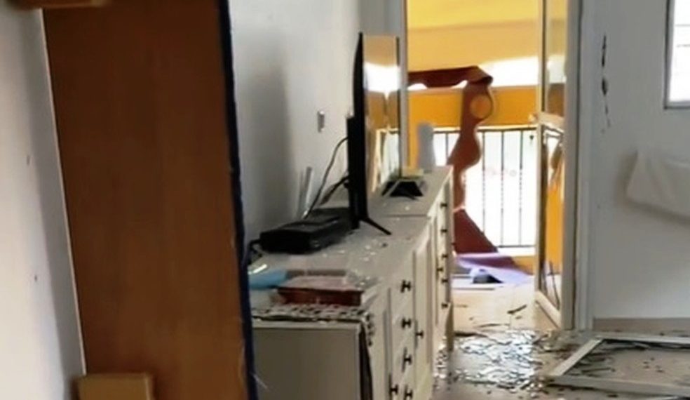 Jogador brasileiro mostra imagens de sua casa destruída por míssil após ataque em Israel