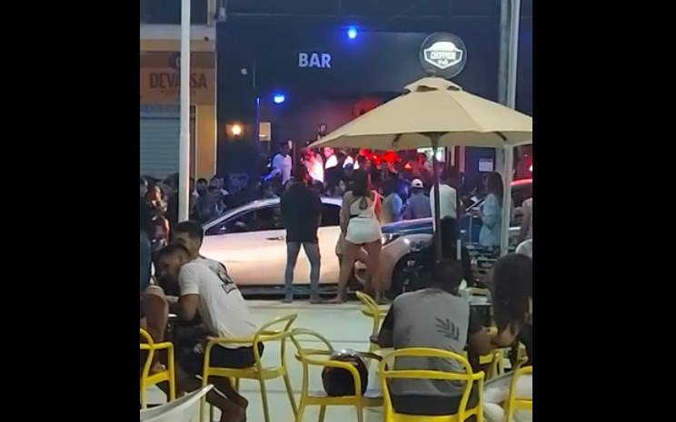 Prefeito de Euclides da Cunha libera funcionamento de bares e volta atrás depois de promoverem grandes aglomerações