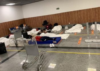 Atletas do Independiente voltam à Argentina após 20h no aeroporto de Salvador