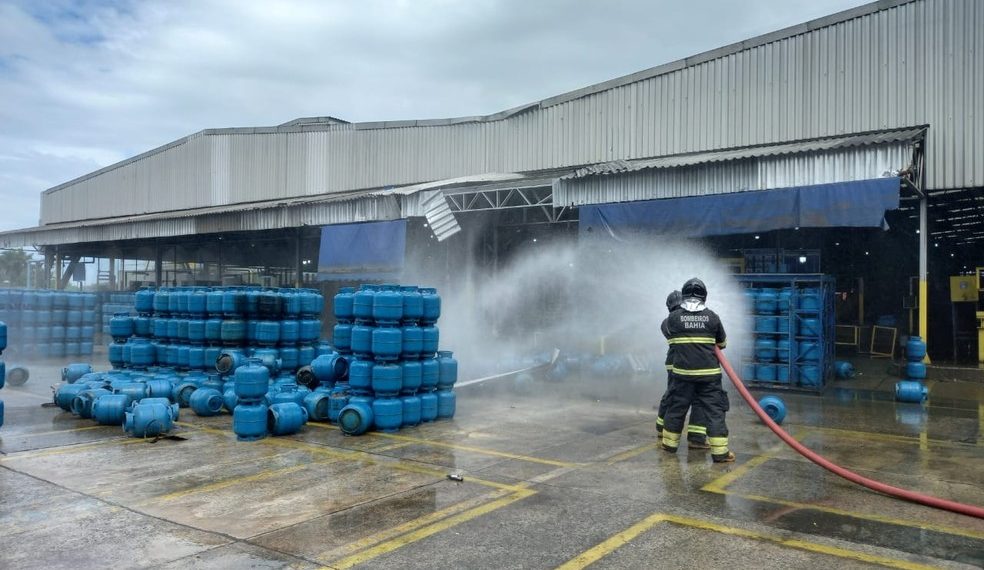 Explosão em empresa de gás deixa uma pessoa morta e outras duas feridas em São Francisco do Conde