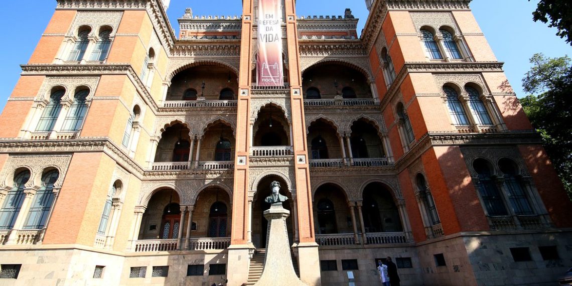 Covid-19: mais da metade dos internados em UTI tem menos de 60 anos