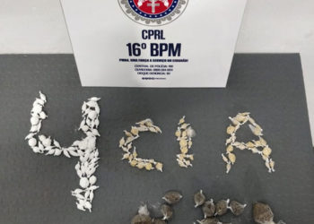 Mulher é presa e filho apreendido por tráfico de drogas