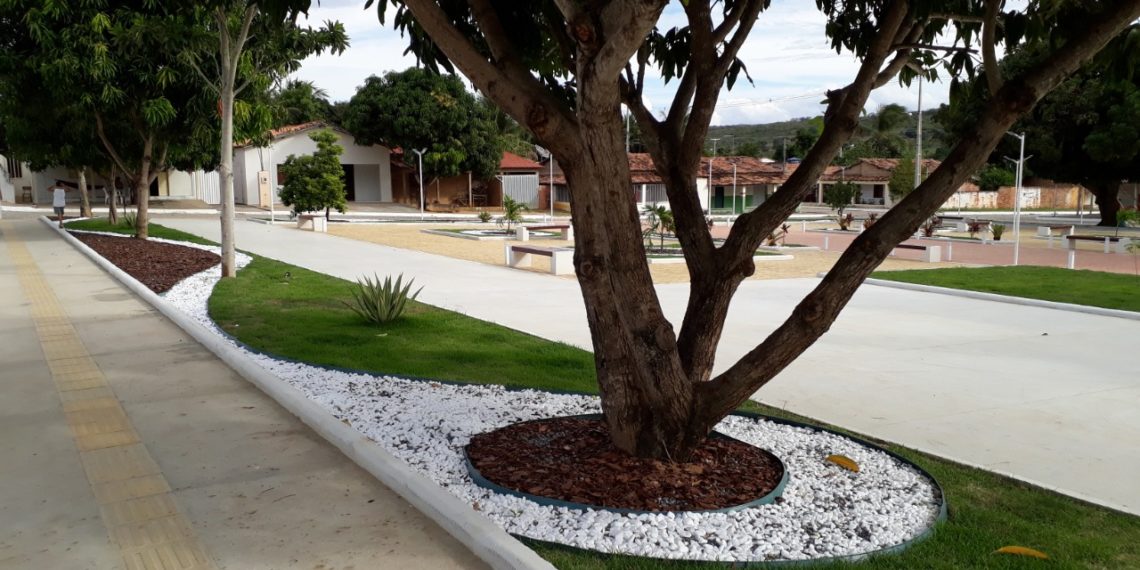 Convênios da CONDER levam obras a 362 municípios do Estado