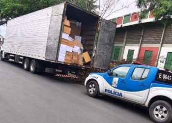 Decarga intercepta caminhão com R$ 800 mil em produtos falsificados