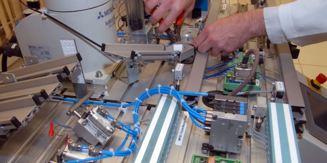 Senai oferece cursos gratuitos de capacitação profissional