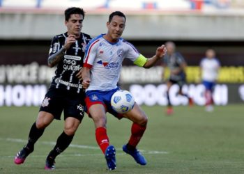 Bahia e Corinthians empatam sem gols em jogo de poucas chances em Salvador