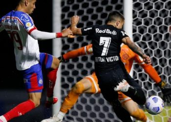 Bragantino e Bahia empatam em jogo de seis gols no Brasileirão