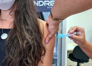 Vacinação para Covid-19 na Bahia passa a ser apenas por critério de idade