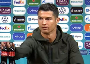 Coca-Cola perde US$ 4 bilhões após gesto de Cristiano Ronaldo.