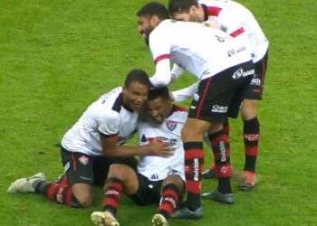 Vitória mostra garra, vence o Inter no Beira-Rio por 3 a 1 e se classifica para as oitavas da Copa do Brasil