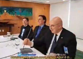Vídeo mostra ‘ministério paralelo’ orientando Bolsonaro contra vacinas; assista