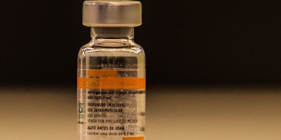Coronavac é segura e estimula anticorpos em crianças e adolescentes