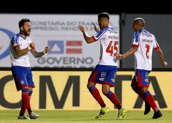 Bahia vence Athletico em Pituaçu e entra no G4 do Brasileirão