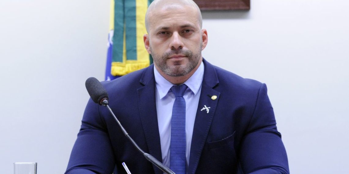 Conselho de Ética da Câmara aprova suspensão de Daniel Silveira
