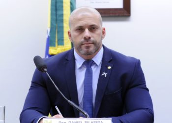 Conselho de Ética da Câmara aprova suspensão de Daniel Silveira