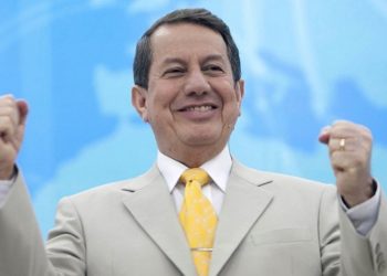 Pastor R. R. Soares é internado às pressas com covid-19