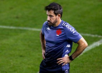 Vitória demite Rodrigo Chagas e anuncia Ramon Menezes