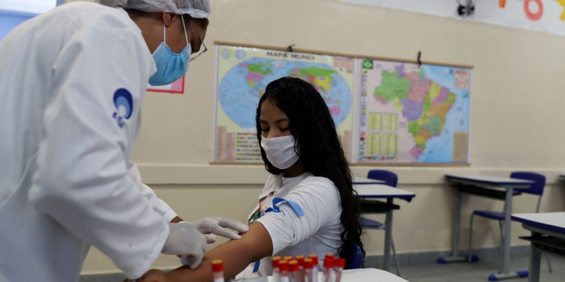 Covid-19: 62,7% dos municípios no país relatam aumento de casos