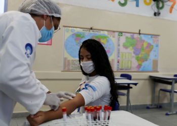 Covid-19: 62,7% dos municípios no país relatam aumento de casos