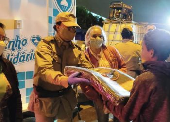 Patrulha Solidária aquece inverno de moradores de rua