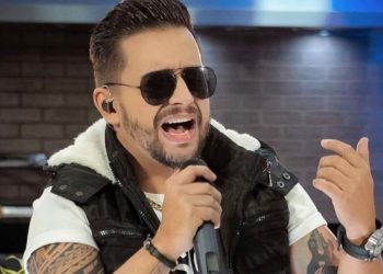 Cantor sertanejo Kleber, da dupla com Cauã morre de Covid-19
