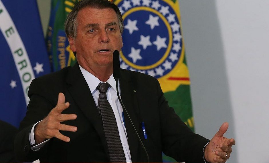 Após anunciar veto a fundão eleitoral, Bolsonaro sugere reajuste pela inflação