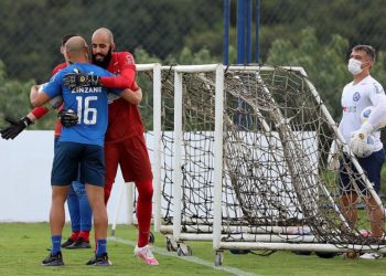 Com proposta da Turquia, Thaciano se despede do elenco do Bahia