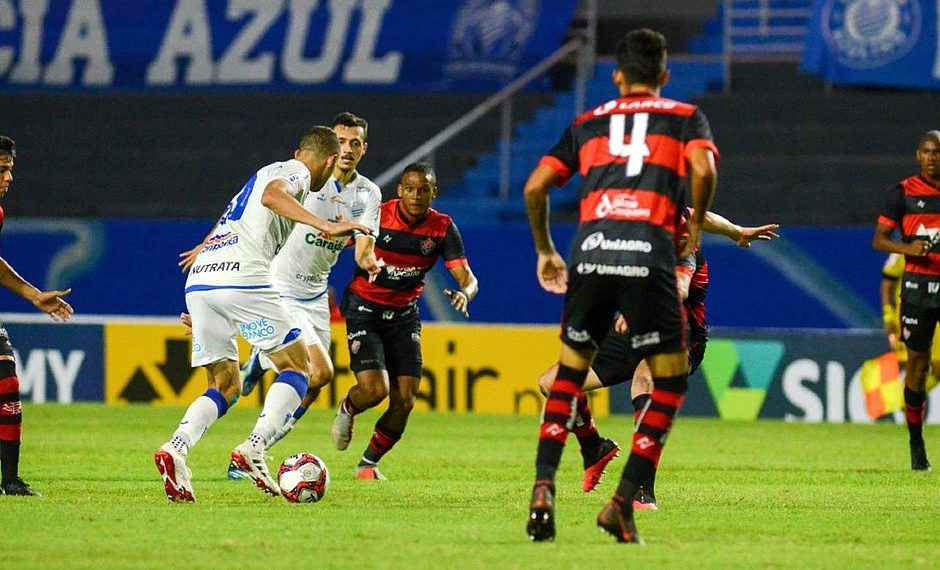 Série B – Vitória leva gol no fim e é derrotado pelo CSA em Maceió