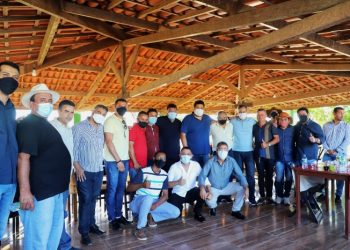 Félix Júnior presta contas do mandato e se reúne com prefeito e vereadores de Euclides da Cunha