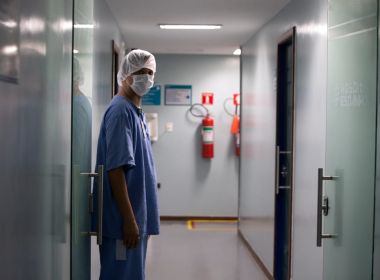 Fiocruz identifica que mortes por Covid estão em queda, mas casos continuam crescendo