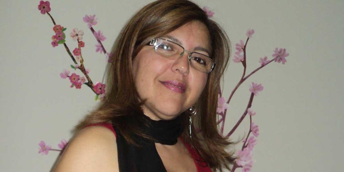 Professora morre ao cair de escada quando tirava roupa do varal