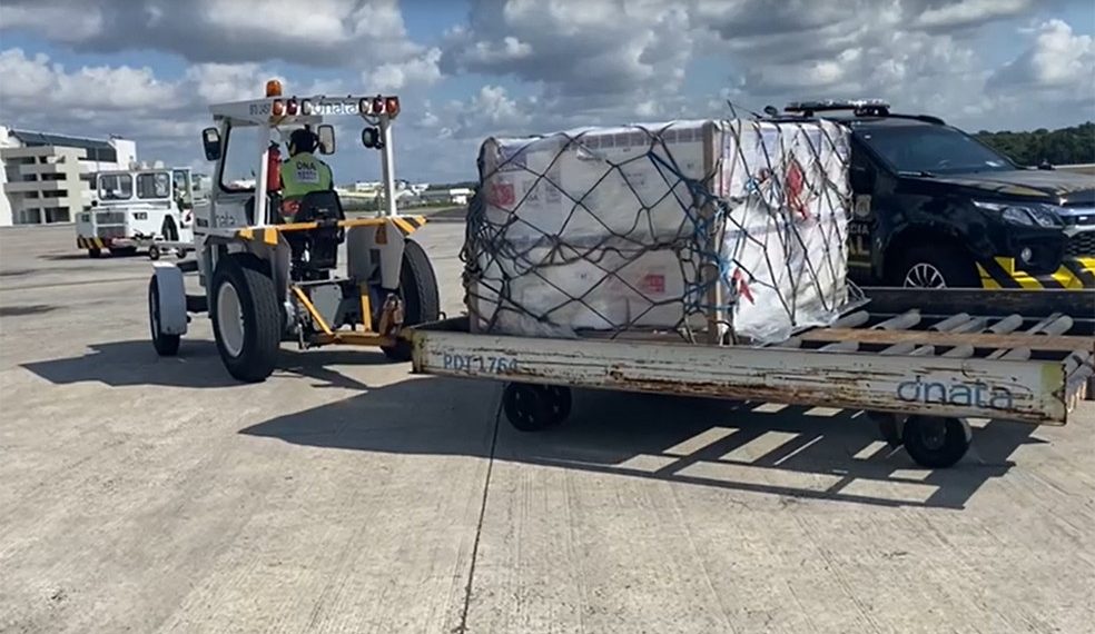 Secretário da Saúde anuncia chegada de mais de 600 mil doses de vacinas contra Covid-19